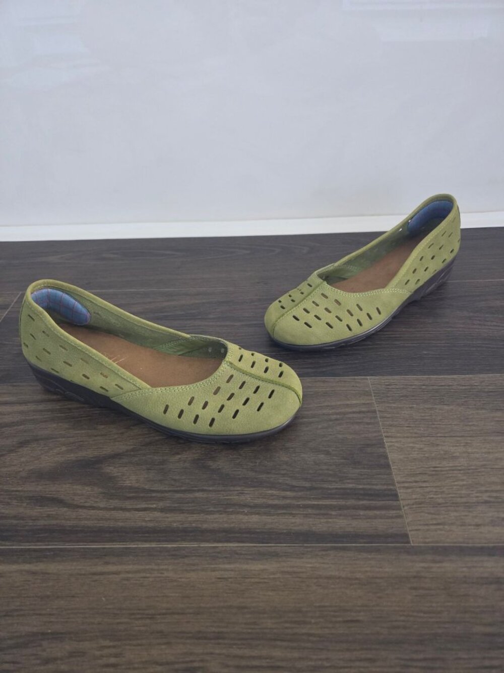 💙 Aerosoles Green Perforated Leather Comfort Ballet Flats Size 6.5 Casual Comfo